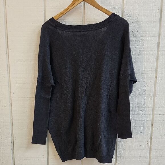 MODA INTERNATIONAL Women's Over-Sized Charcoal Gray VNeck Sweater Fitted Sleeves - Picture 4 of 7